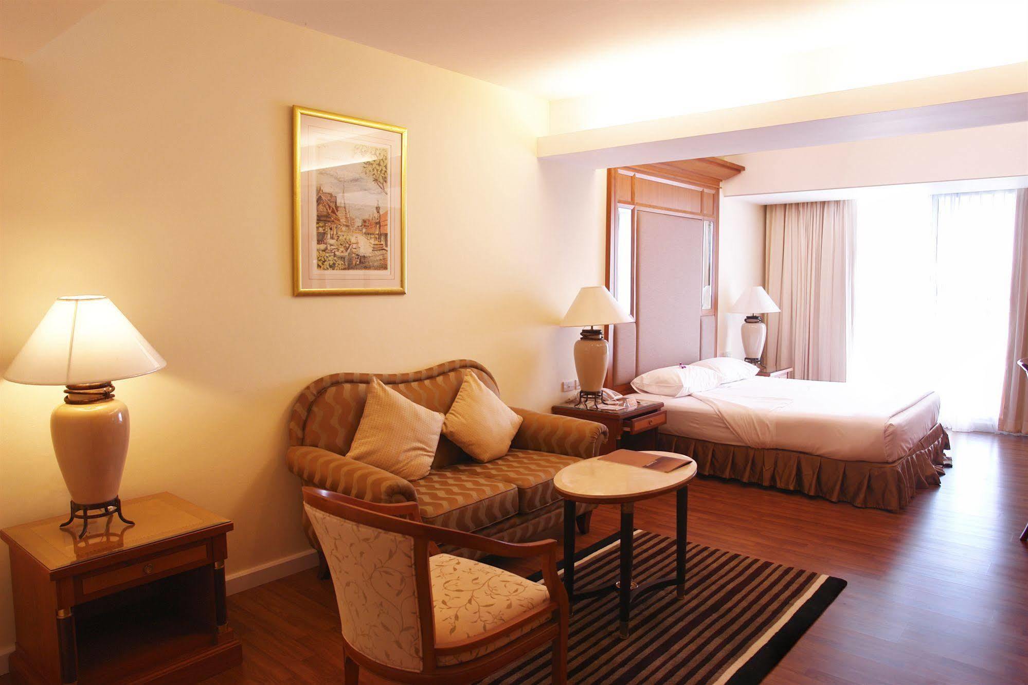 Kameo Grand Hotel & Serviced Apartment, Rayong Eksteriør bilde